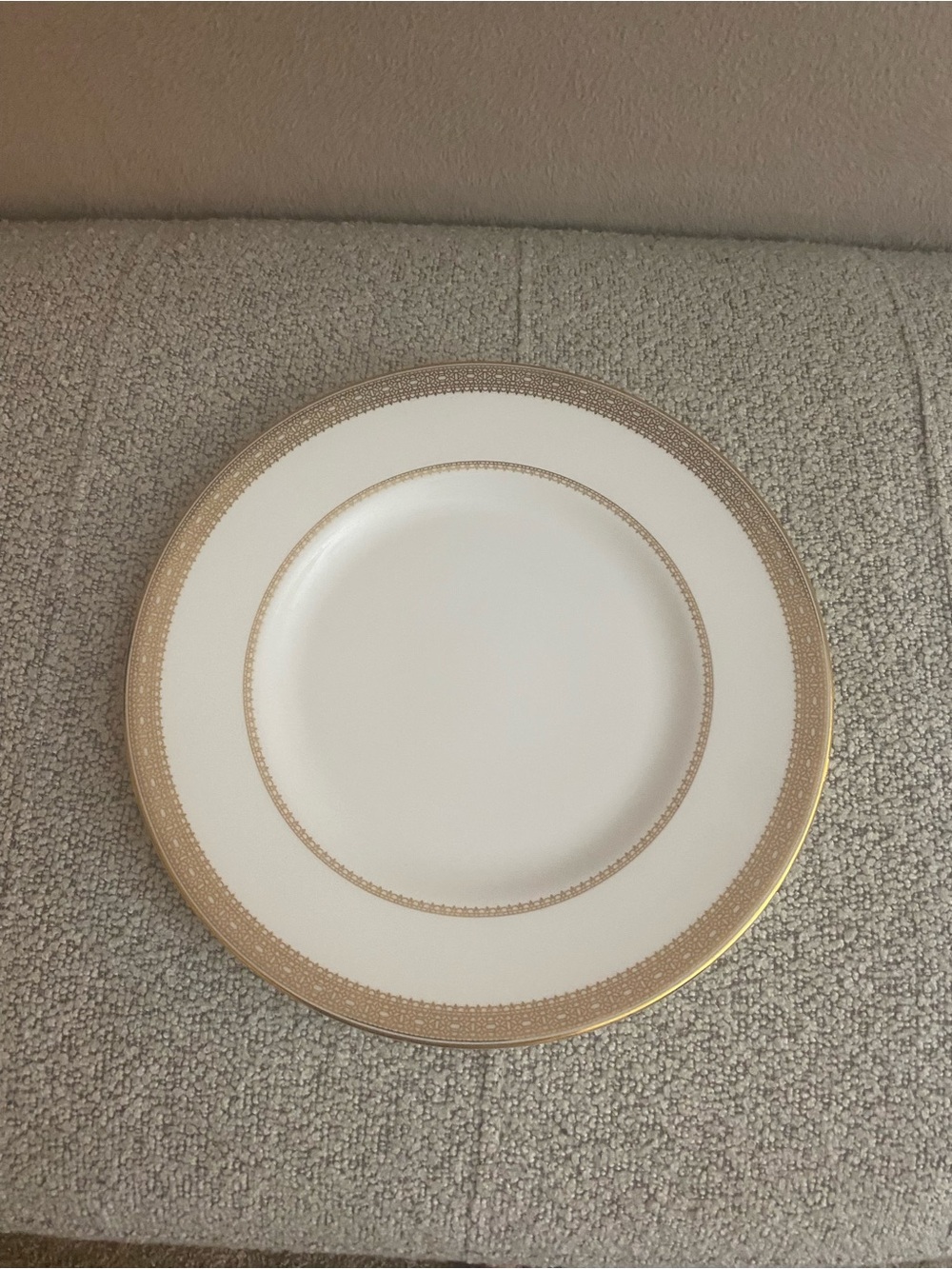 Vera Wang. Vera Gold. Salad Plate . Wedgewood. NWOT.